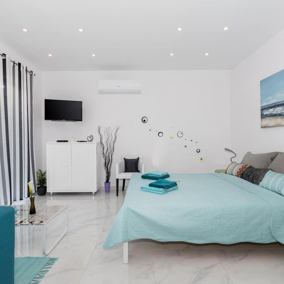 Mirella Apartment