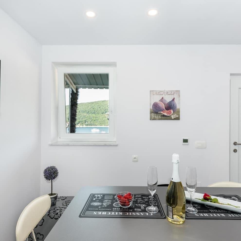 Mirella Apartment