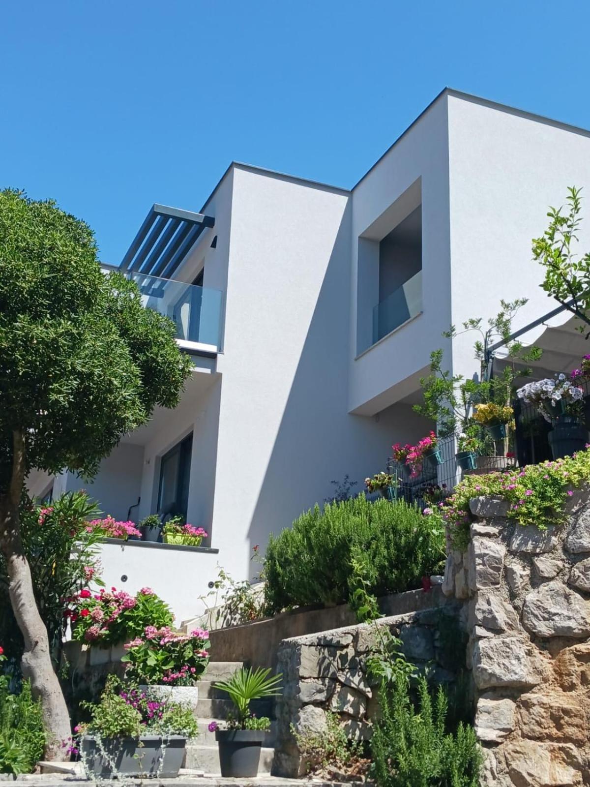 Apartment Mirella Rabac