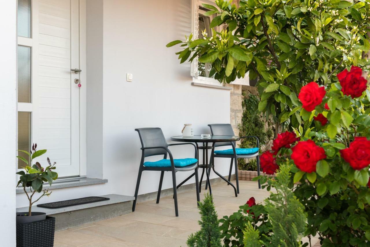 Mirella Apartment